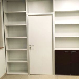 Parete attrezzata Cubo con porta integrata - Equipped partition Cubo with door integrated